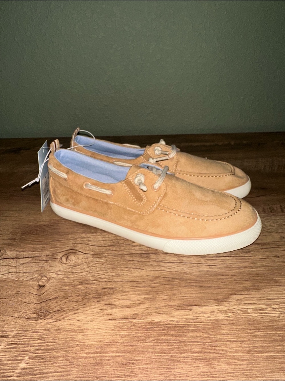 Cat & Jack youth shoes size 4. NWT!